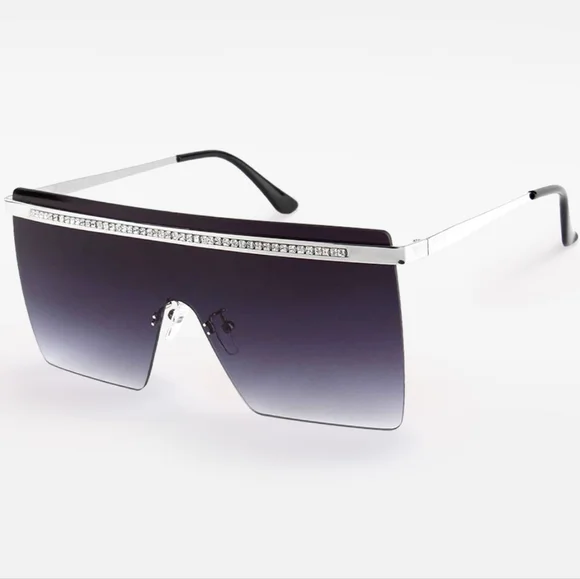 Silver Rhinestone Crystal Edge Black Sunglasses Fashion Statement Accessory - Picture 4 of 4